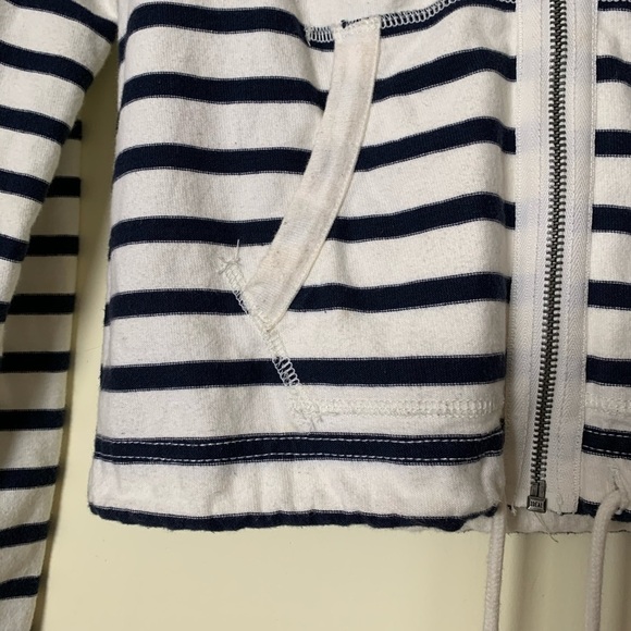 American Eagle Navy Striped Sweatshirt Size XS - Picture 3 of 7